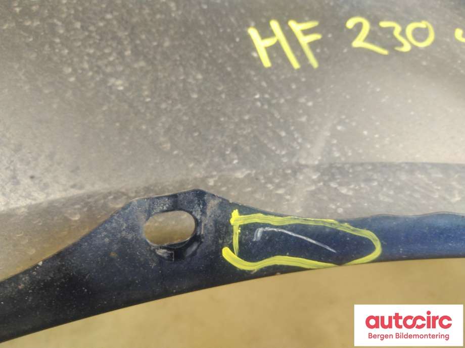 Skjerm høyre foran til Audi A4 2015-2019 (Type V, Fase 1) (B9) (B9) (AUDI|8W0 821 106 A|)