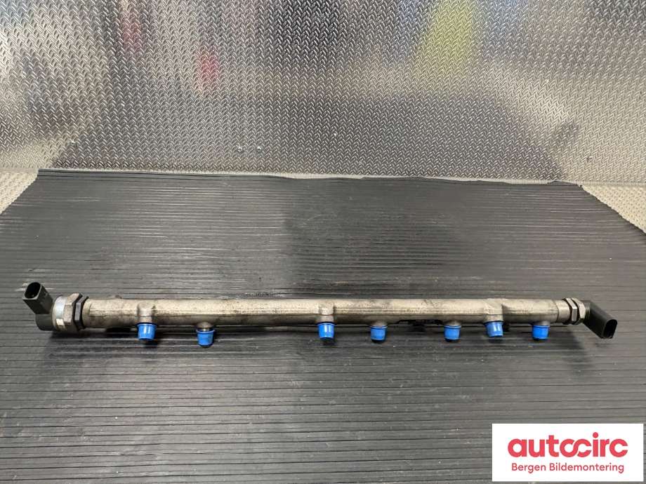 Dyseskinne (fuelrail) til BMW X5 2007-2013 (E70) (E70) (BMW|13 53 7 805 727|)