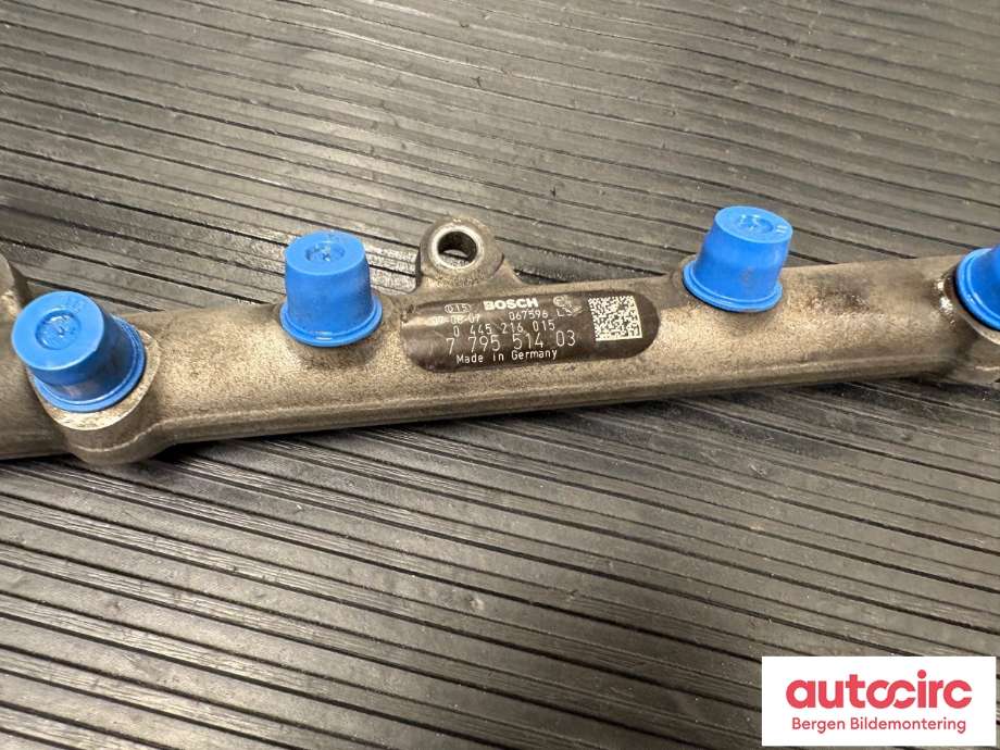Dyseskinne (fuelrail) til BMW X5 2007-2013 (E70) (E70) (BMW|13 53 7 805 727|)