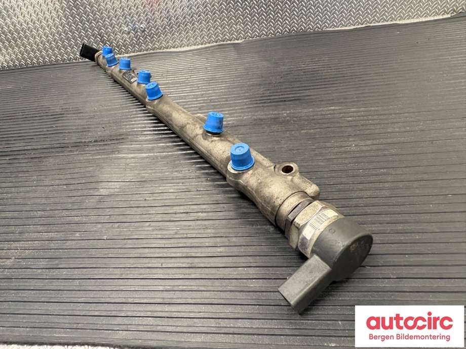 Dyseskinne (fuelrail) til BMW X5 2007-2013 (E70) (E70) (BMW|13 53 7 805 727|)