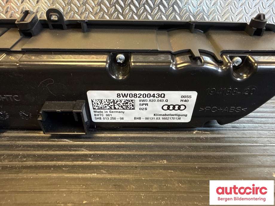 Varmeapparat betjening til Audi A4 2015-2019 (Type V, Fase 1) (B9) (B9) (AUDI|8W0 820 043 Q|)