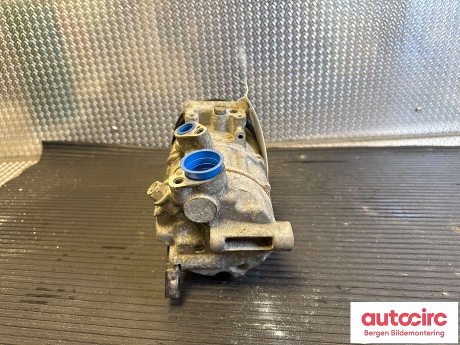 Aircondition kompressor til Audi A4 2015-2019 (Type V, Fase 1) (B9) (B9) (AUDI|4M0 820 803|)