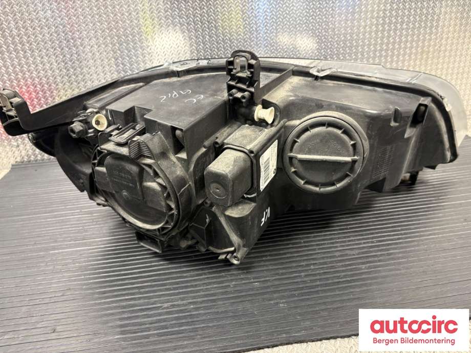 Frontlykt venstre halogen til BMW X5 2007-2013 (E70) (E70) (BMW|63 12 7 278 045|)