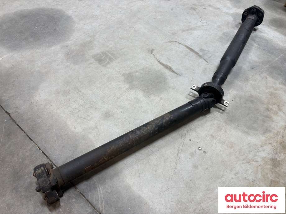 Mellomaksel til BMW 3-Serie 2005-2011 (E90/E91/E92/E93) (E90/E91/E92/E93) (BMW|26 10 7 575 332|)
