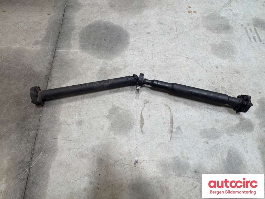 Mellomaksel til BMW 3-Serie 2005-2011 (E90/E91/E92/E93) (E90/E91/E92/E93) (BMW|26 10 7 575 332|)
