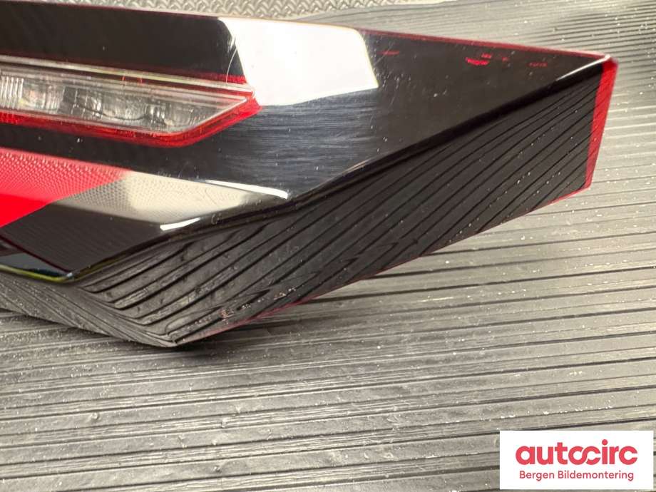 Baklykt venstre indre til BMW iX 2021-->> (I20) (I20) (BMW|63 21 9 465 355|)
