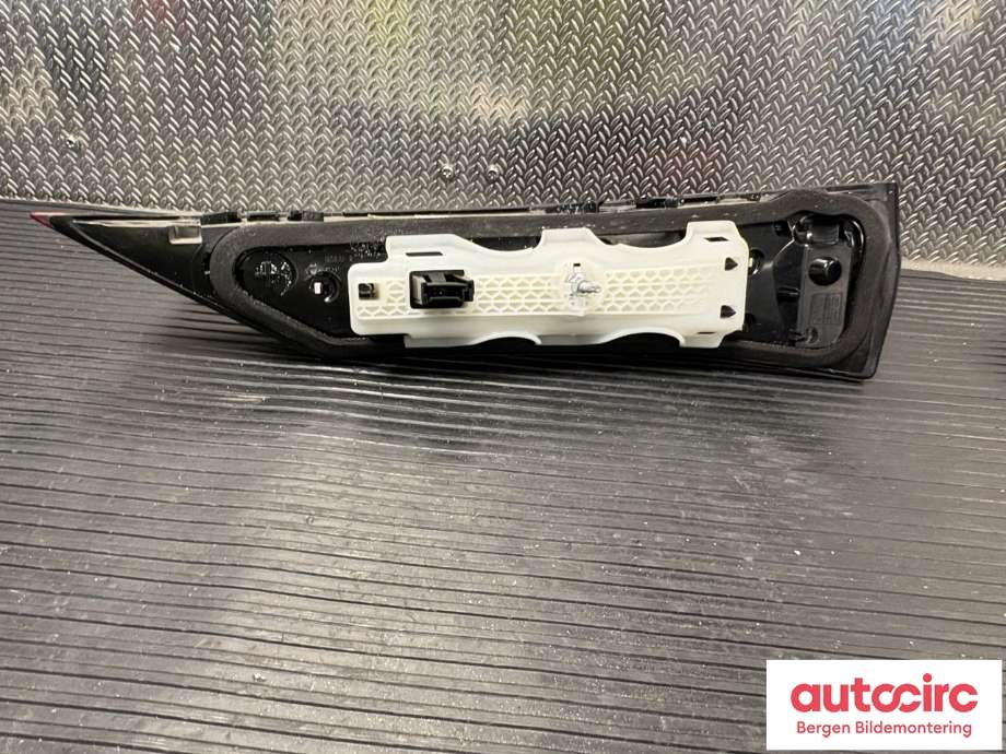 Baklykt venstre indre til BMW iX 2021-->> (I20) (I20) (BMW|63 21 9 465 355|)