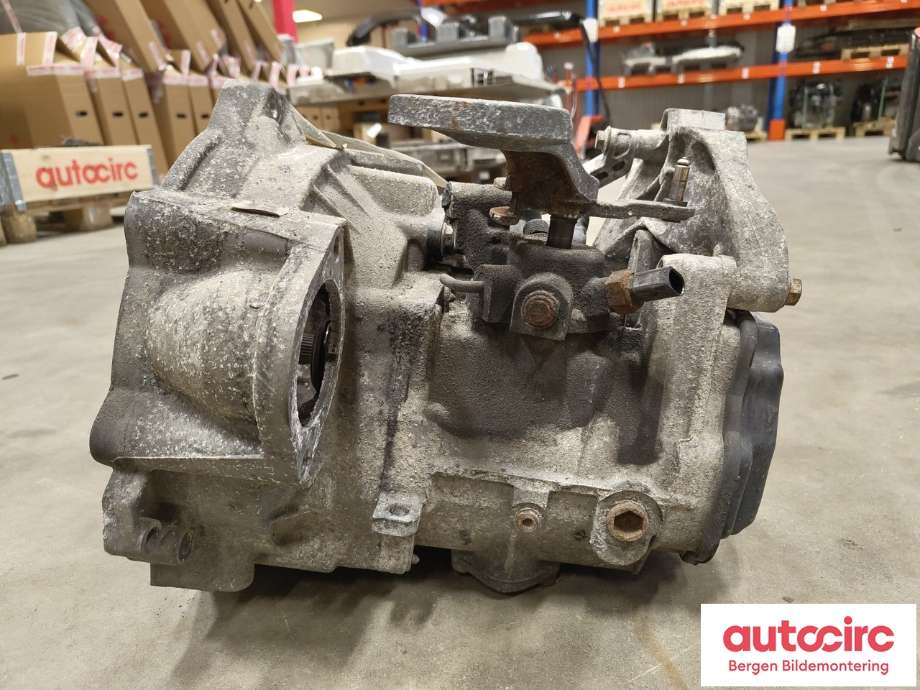 Girkasse manuell til VW Caddy 2010-2015 (Type III, Fase 2)  (VOLKSWAGEN|0A4 300 046 J|0A4 300 046 N|)