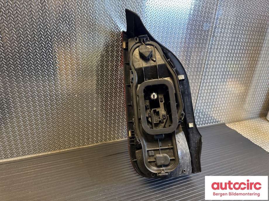 Baklykt høyre til VW E-Up 2013-2019  (VOLKSWAGEN|1S0 945 096 G|)
