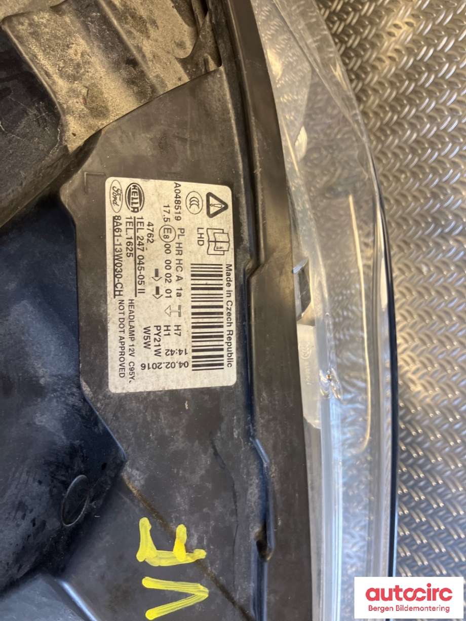 Frontlykt venstre halogen til Ford Fiesta 2008-2012 (Type VI, Fase 1)  (FORD|1740028|8A61-13W030-CH|)