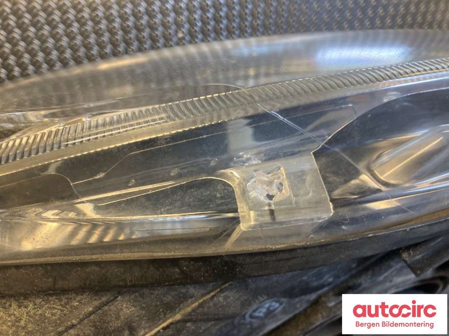 Frontlykt høyre halogen til Ford Fiesta 2008-2012 (Type VI, Fase 1) (FORD|1740029|8A61-13W029-CH|)