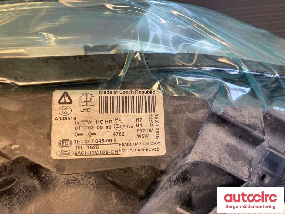 Frontlykt høyre halogen til Ford Fiesta 2008-2012 (Type VI, Fase 1) (FORD|1740029|8A61-13W029-CH|)