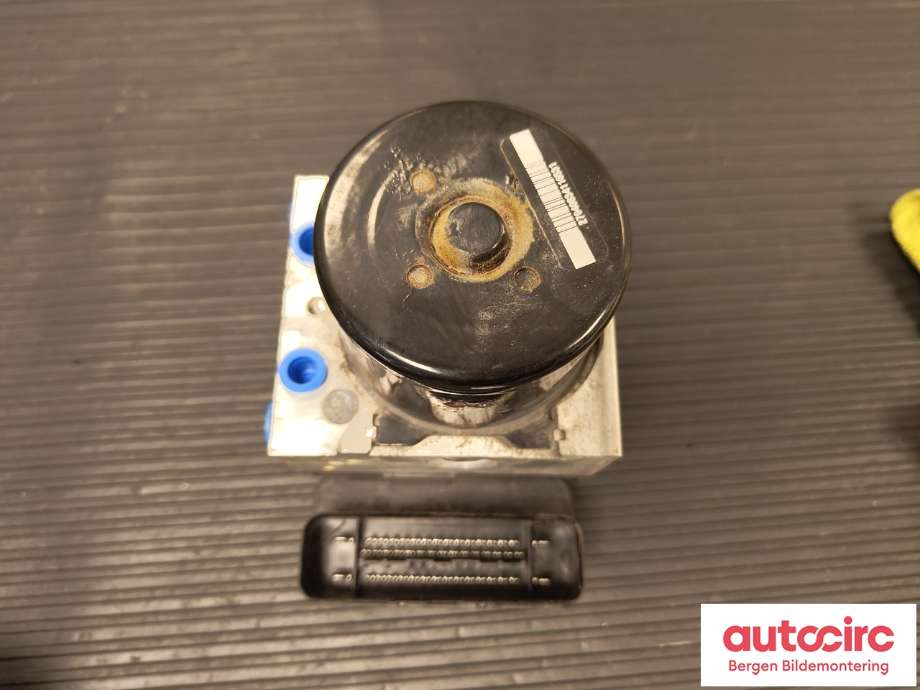 ABS sentral til VW Caddy 2010-2015 (Type III, Fase 2) (VOLKSWAGEN|1K0 614 517 DN|)