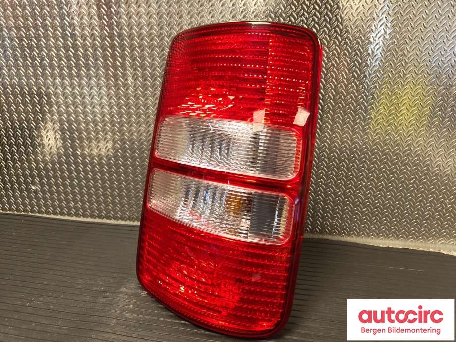 Baklykt høyre til VW Caddy 2010-2015 (Type III, Fase 2)  (VOLKSWAGEN|2K5 945 096 K|2K5 945 096 Q|)