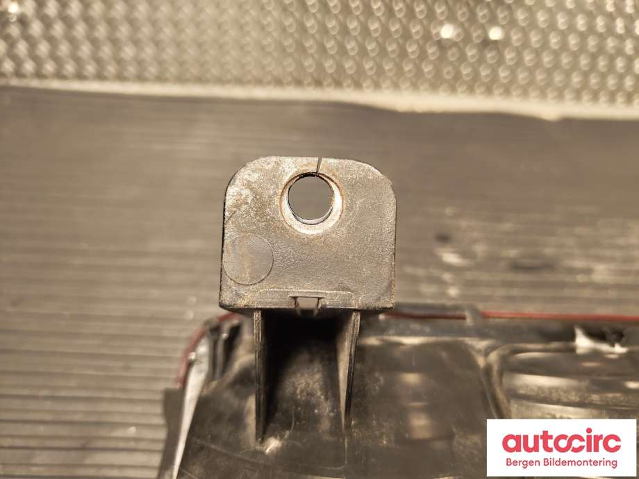 Baklykt høyre til VW Caddy 2010-2015 (Type III, Fase 2)  (VOLKSWAGEN|2K5 945 096 K|2K5 945 096 Q|)