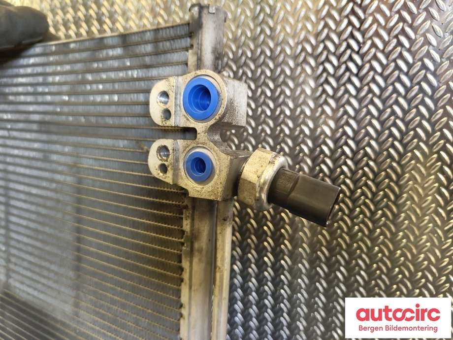 Aircondition radiator til Mercedes Vito 2014-->> (W447) (W447) (MERCEDES|A 447 835 00 70|)