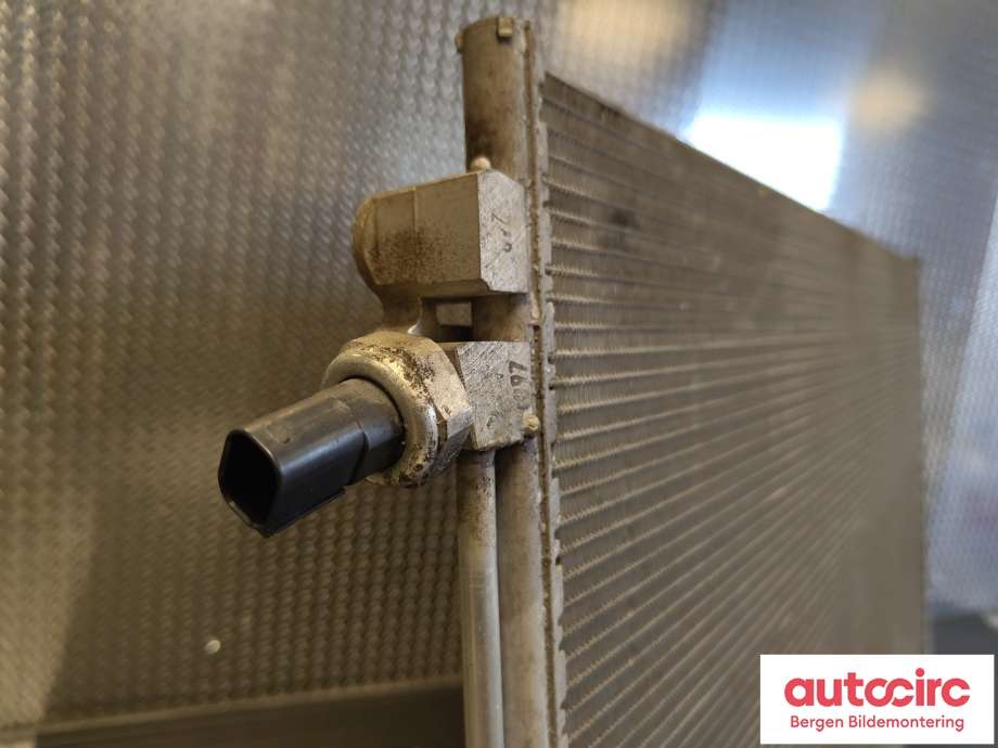 Aircondition radiator til Mercedes Vito 2014-->> (W447) (W447) (MERCEDES|A 447 835 00 70|)