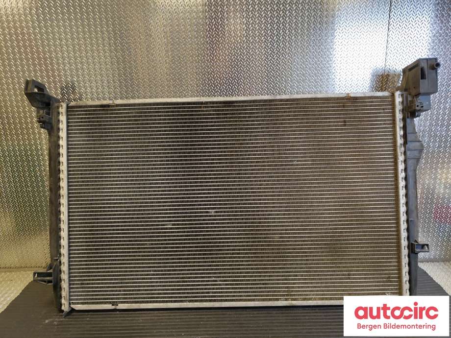 Radiator (manuell gir) til Mercedes Vito 2014-->> (W447) (W447) (MERCEDES|A 447 501 01 01|)