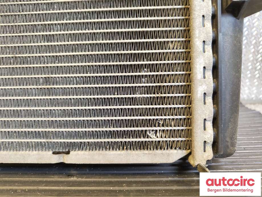Radiator (manuell gir) til Mercedes Vito 2014-->> (W447) (W447) (MERCEDES|A 447 501 01 01|)