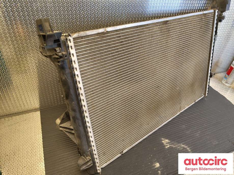 Radiator (manuell gir) til Mercedes Vito 2014-->> (W447) (W447) (MERCEDES|A 447 501 01 01|)