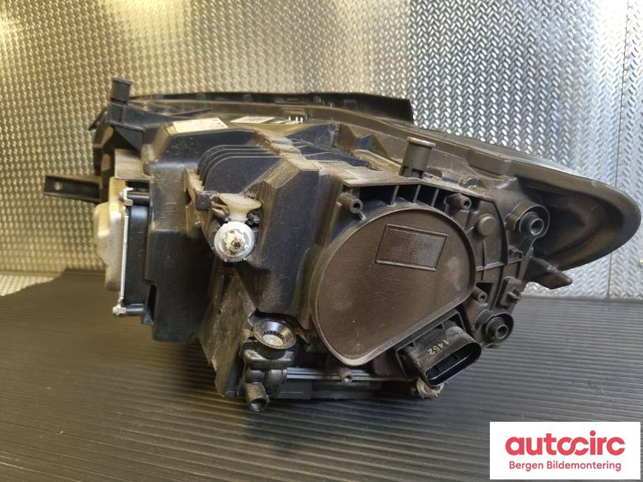 Frontlykt høyre halogen til Mercedes Citan 2021-->> (W420) (W420) (MERCEDES|A 420 906 43 00|A 213 900 26 34|)