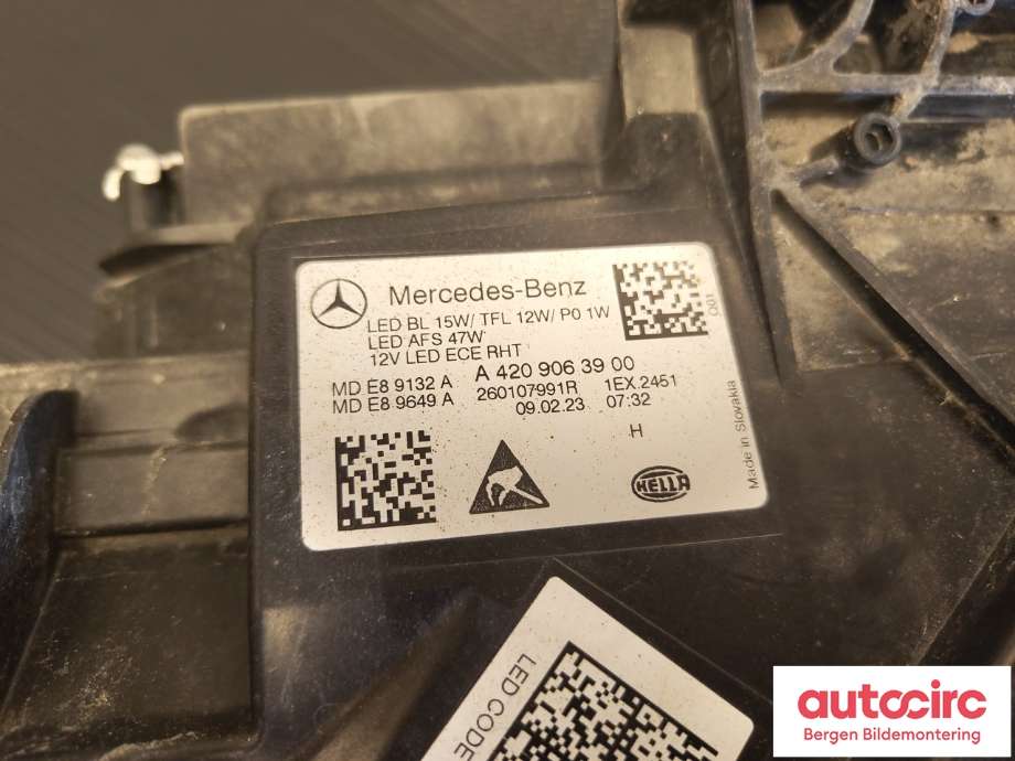 Frontlykt høyre halogen til Mercedes Citan 2021-->> (W420) (W420) (MERCEDES|A 420 906 43 00|A 213 900 26 34|)