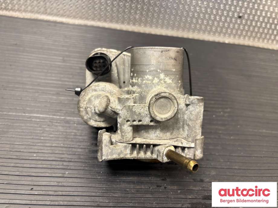 Spjeldhus til Audi A2 2000-2005  (AUDI|036 133 062 L|036 133 255 E|)