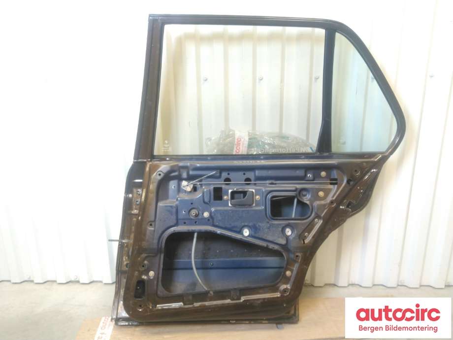 Dør høyre bak til BMW 3-Serie 1983-1993 (E30) (E30) (BMW|41 52 8 106 936|)