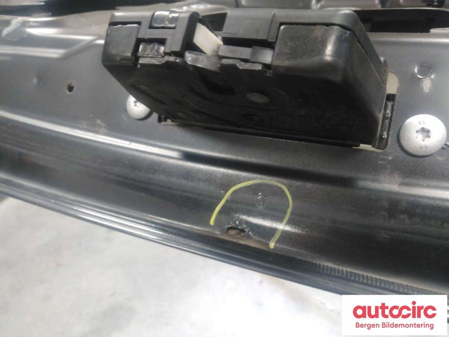 Bakluke sedan til BMW 5-Serie 2010-2017 (F10/F11) (F10/F11) (BMW|41 62 7 240 552|)