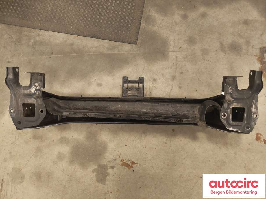 Støtfangerforsterkning foran til VW Transporter / Caravelle 2015-2019 (T6) (T6) (VOLKSWAGEN|7E0 807 109 K|)