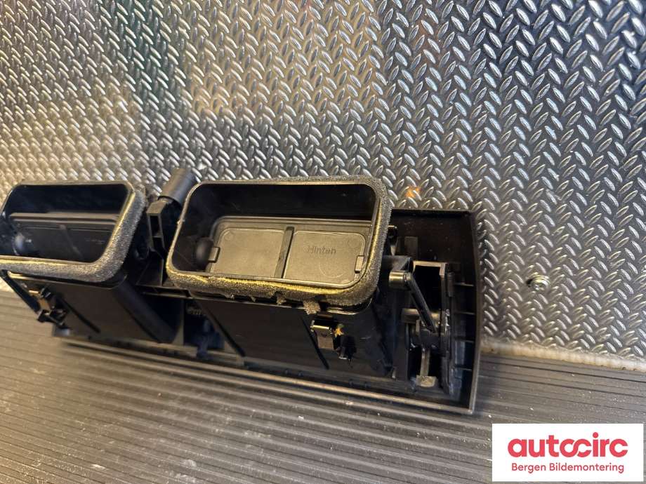 Dashbord friskluftdyse til BMW X3 2007-2010 (Fase 2) (E83) (E83) (BMW|64 22 3 415 965|)
