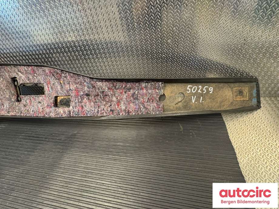Innredning diverse til BMW 3-Serie 1983-1993 (E30) (E30) (BMW|51 43 1 933 731|)