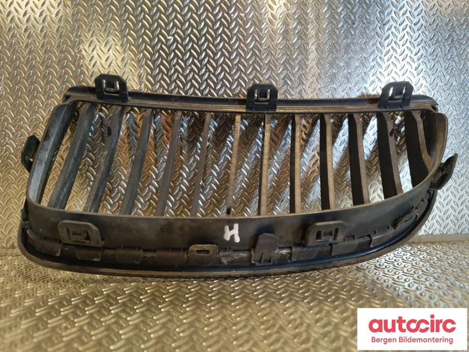 Grill høyre til BMW 3-Serie 2005-2011 (E90/E91/E92/E93) (E90/E91/E92/E93) (BMW|51 13 7 120 010|)