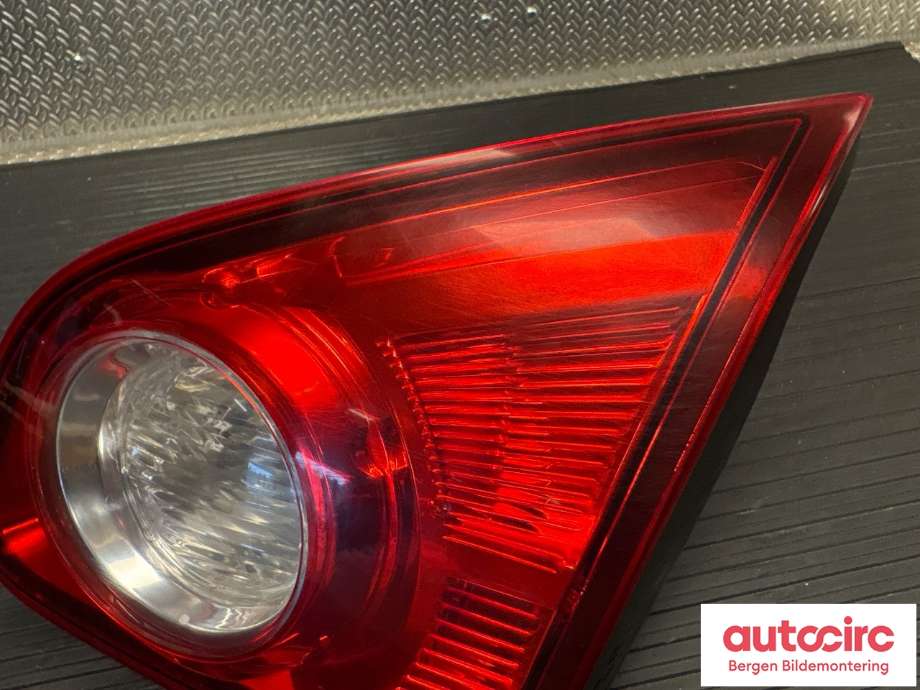 Baklykt høyre indre til Nissan Qashqai 2007-2010 (Type I, Fase 1)  (NISSAN|26550JD800|)
