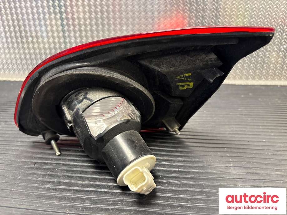 Baklykt venstre indre til Nissan Qashqai 2007-2010 (Type I, Fase 1)  (NISSAN|26555JD800|)