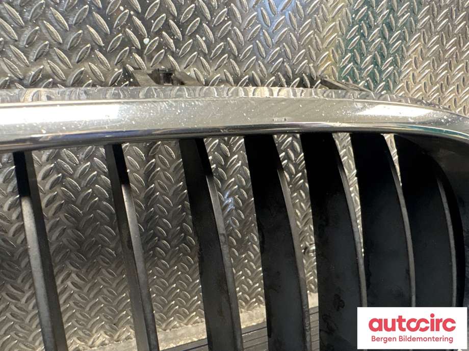 Grill høyre til BMW 5-Serie 2003-2010 (E60/E61) (E60/E61) (BMW|51 13 7 027 062|)