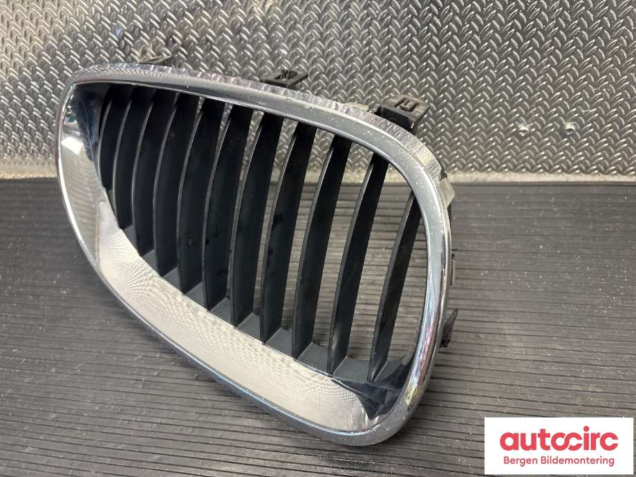 Grill høyre til BMW 5-Serie 2003-2010 (E60/E61) (E60/E61) (BMW|51 13 7 027 062|)
