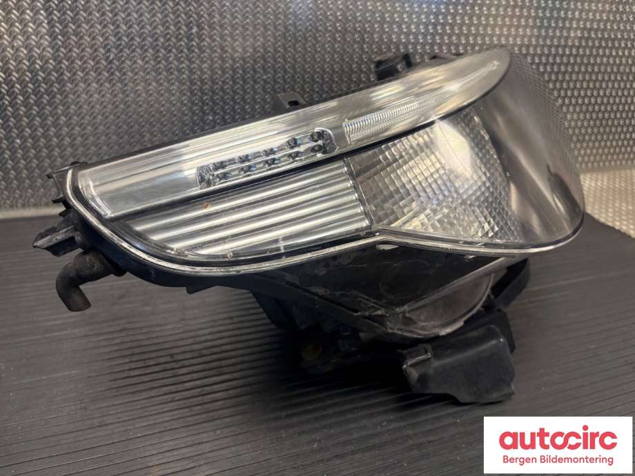 Frontlykt høyre halogen til BMW 5-Serie 2003-2010 (E60/E61) (E60/E61) (BMW|63 12 7 160 194|)