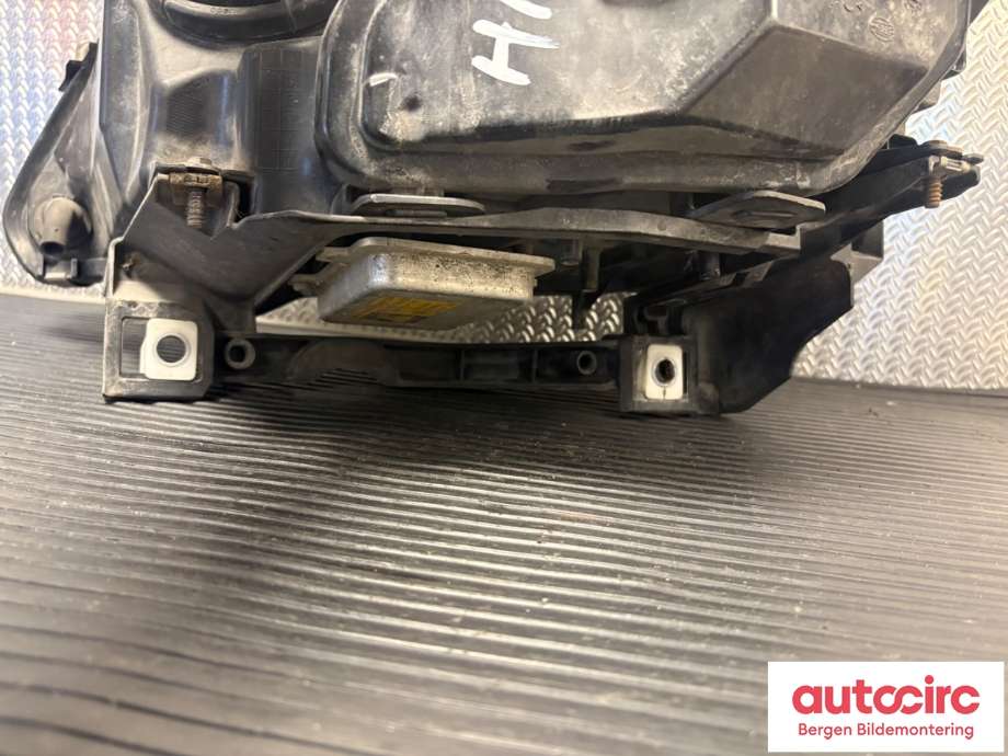 Frontlykt høyre halogen til BMW 5-Serie 2003-2010 (E60/E61) (E60/E61) (BMW|63 12 7 160 194|)