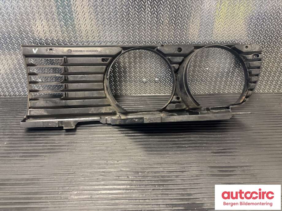 Grill venstre til BMW 3-Serie 1983-1993 (E30) (E30) (BMW|51 13 1 876 091|)