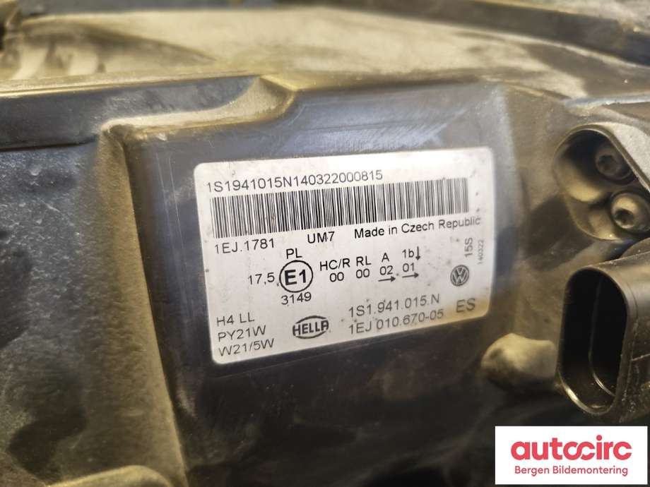 Frontlykt venstre halogen til VW E-Up 2013-2019  (VOLKSWAGEN|1S1 941 015 M|)