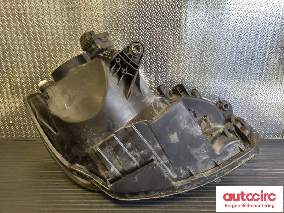 Frontlykt venstre halogen til VW E-Up 2013-2019  (VOLKSWAGEN|1S1 941 015 M|)