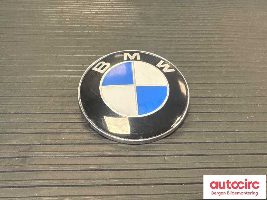 Emblem til BMW 3-Serie, 1983-1993 (E30) (E30) (BMW|51 14 8 132 375)