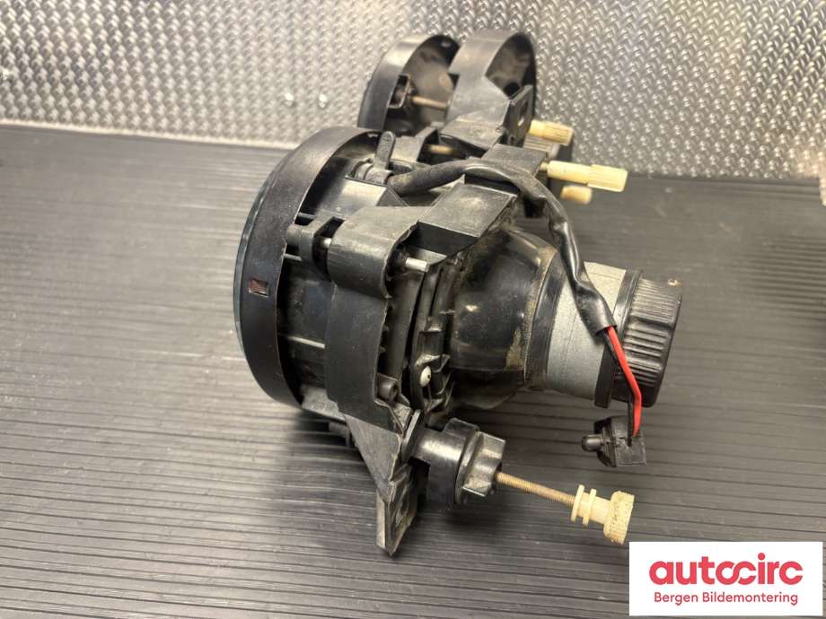 Frontlykt venstre halogen til BMW 3-Serie 1983-1993 (E30) (E30) (BMW|63 12 1 372 661|)