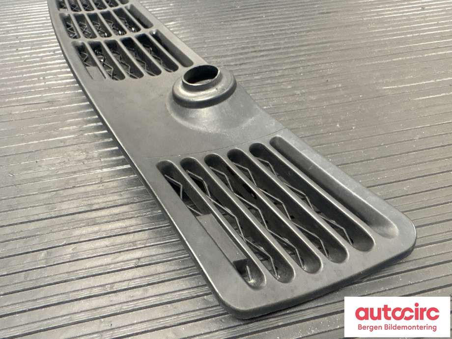 Grill venstre til BMW 3-Serie 1983-1993 (E30) (E30) (BMW|51 13 1 904 571|)