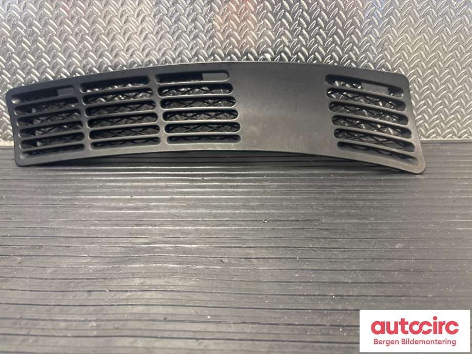 Grill høyre til BMW 3-Serie, 1983-1993 (E30) (E30) (BMW|51 13 1 904 572)