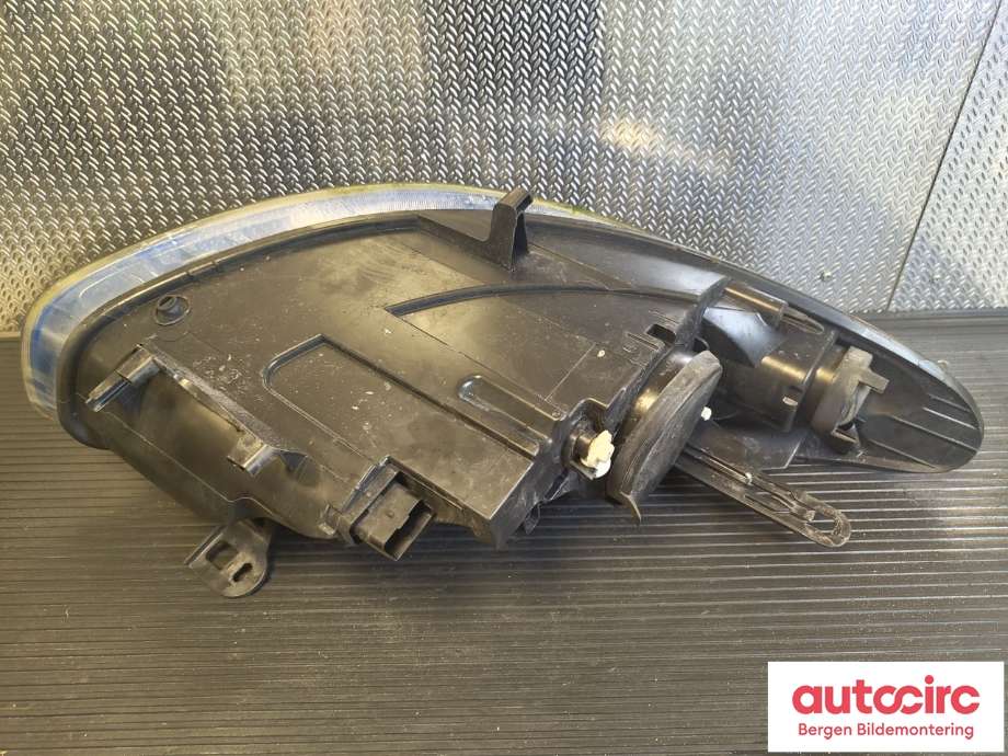 Frontlykt venstre halogen til Renault Fluence Z.E 2011-2014 (RENAULT|260604796R|)