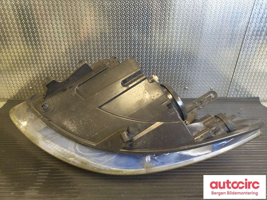 Frontlykt høyre halogen til Renault Fluence Z.E 2011-2014  (RENAULT|260102680R|)