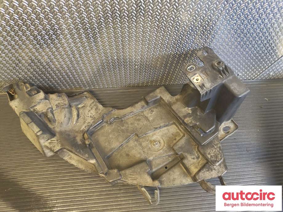 Frontlyktehus til Renault Fluence Z.E 2011-2014  (RENAULT|622220012R|)