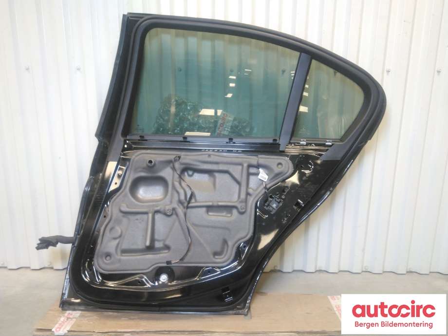 Dør høyre bak til BMW 3-Serie 2005-2011 (E90/E91/E92/E93) (E90/E91/E92/E93) (BMW|41 00 7 203 648|)